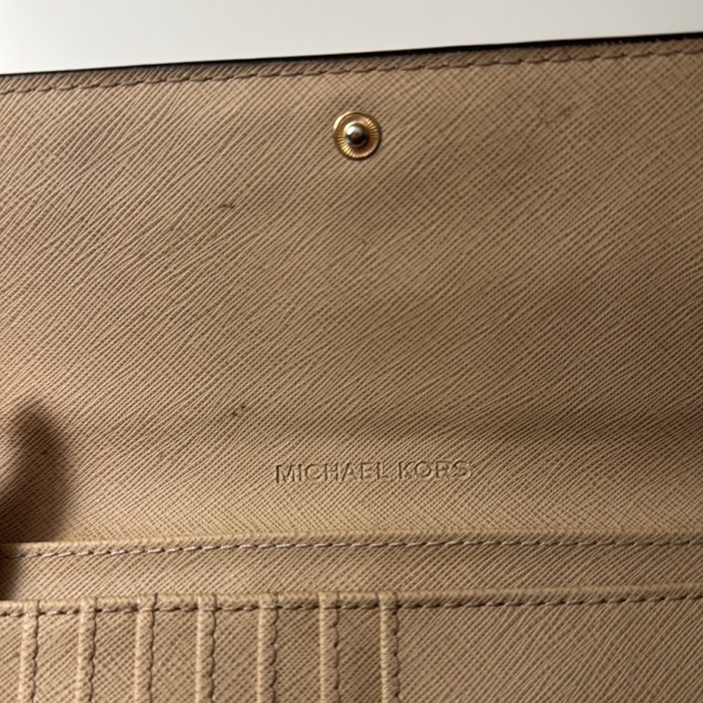 Michael Kors Wallet - Picture 5 of 6